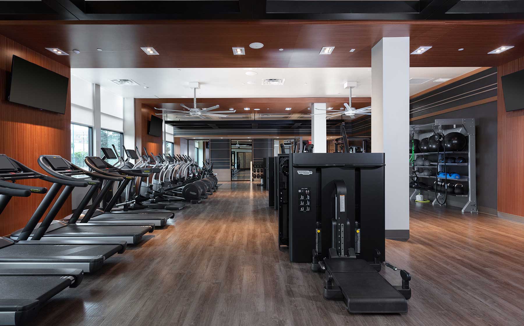 avalon running store