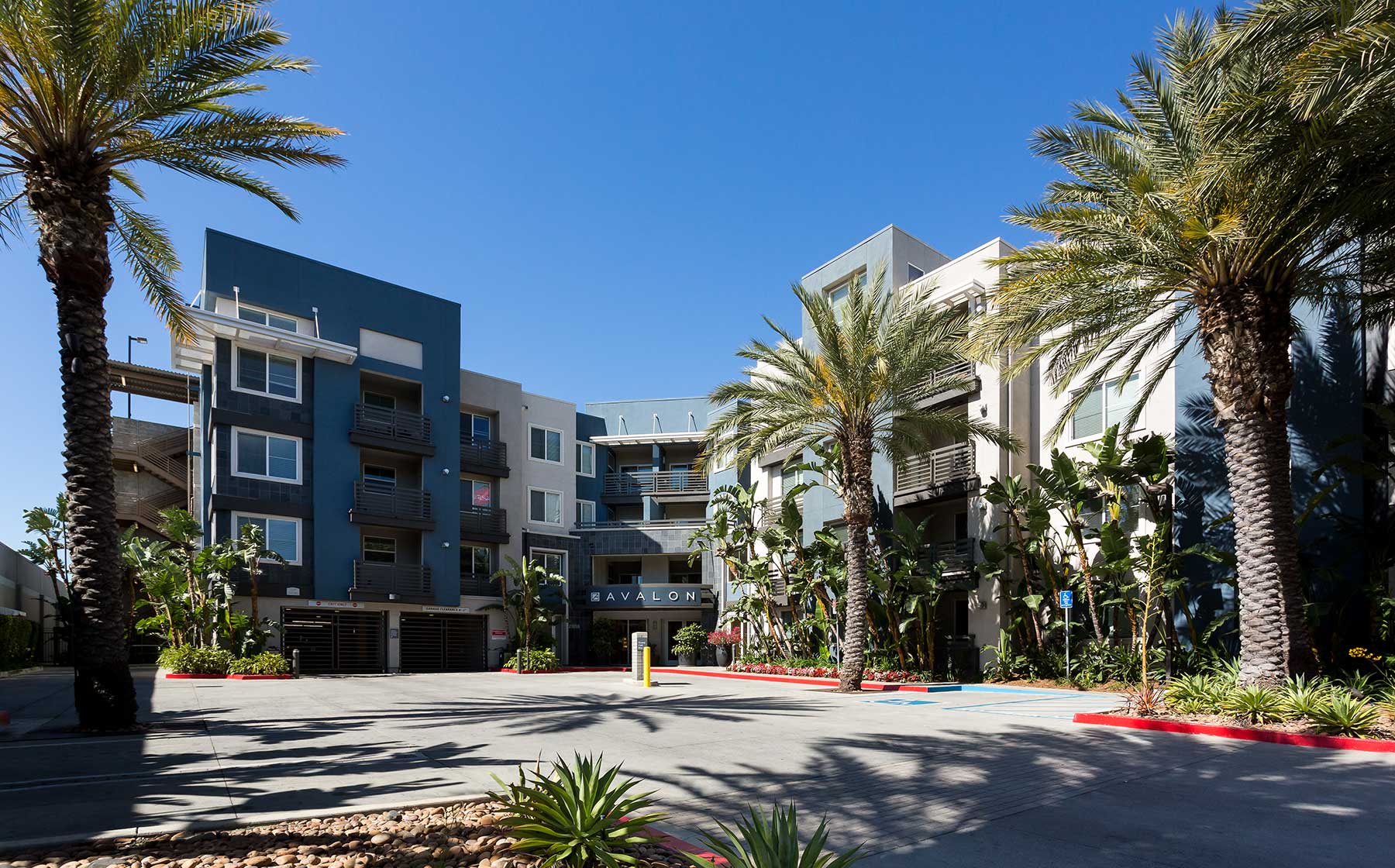 Apartments for Rent in Woodland Hills, CA AvalonBay Communities