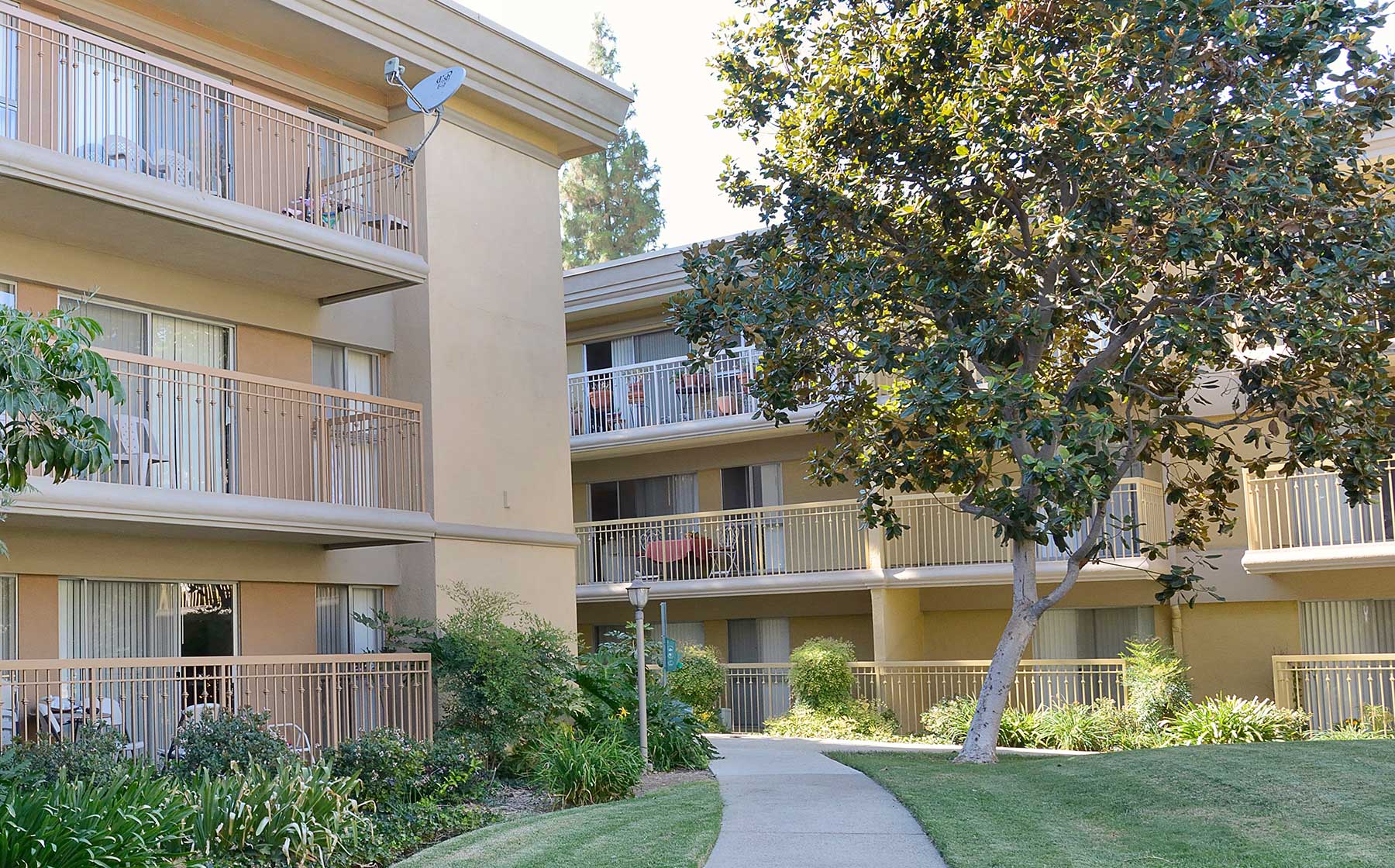Apartments for Rent in Woodland Hills, CA AvalonBay Communities
